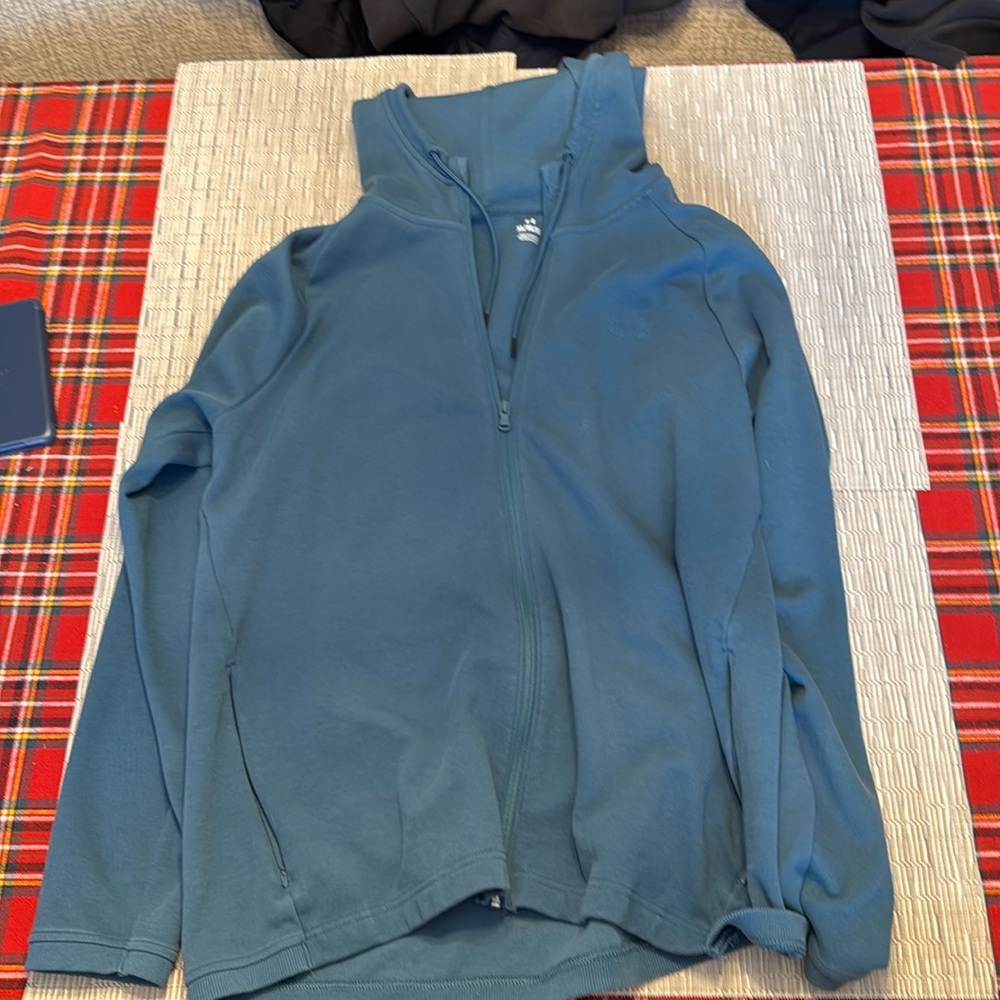 Underarmour Full Zip Sweatshirt. XL